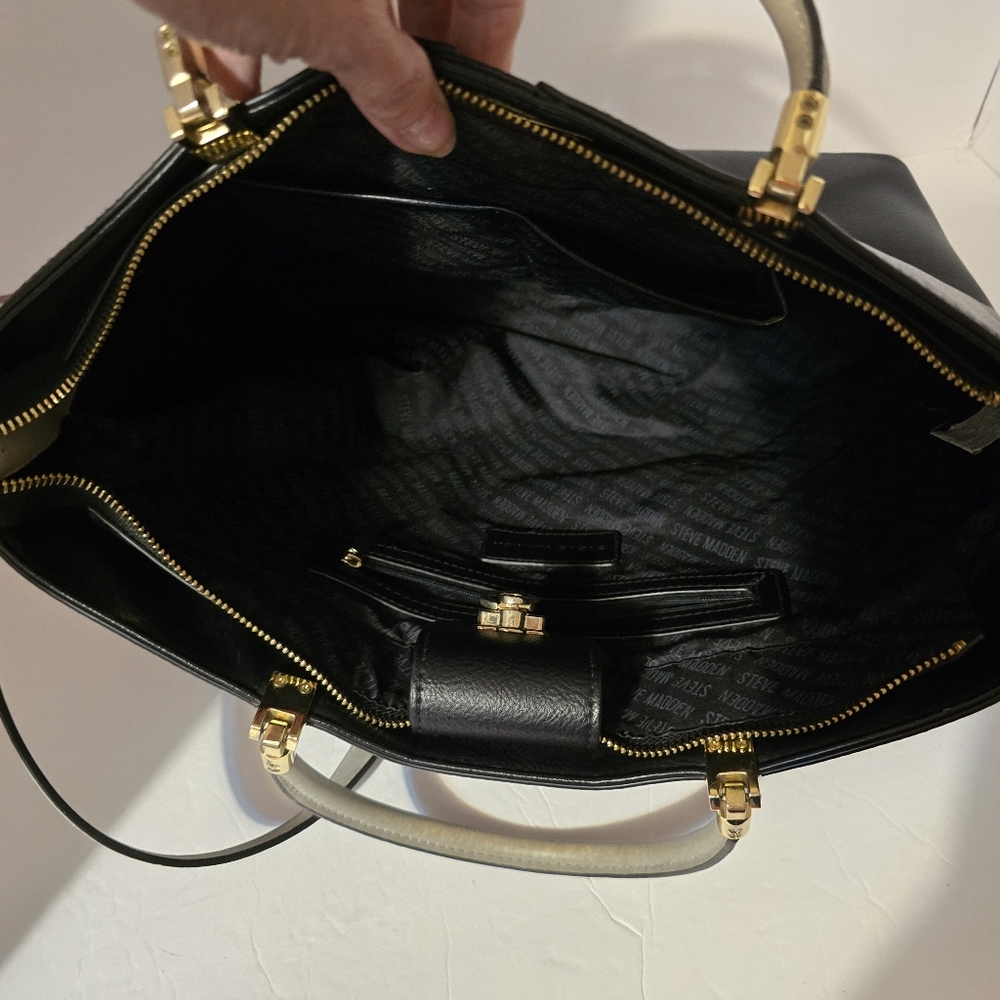 STeve Madden Tote/ Handbag - Picture 8 of 10